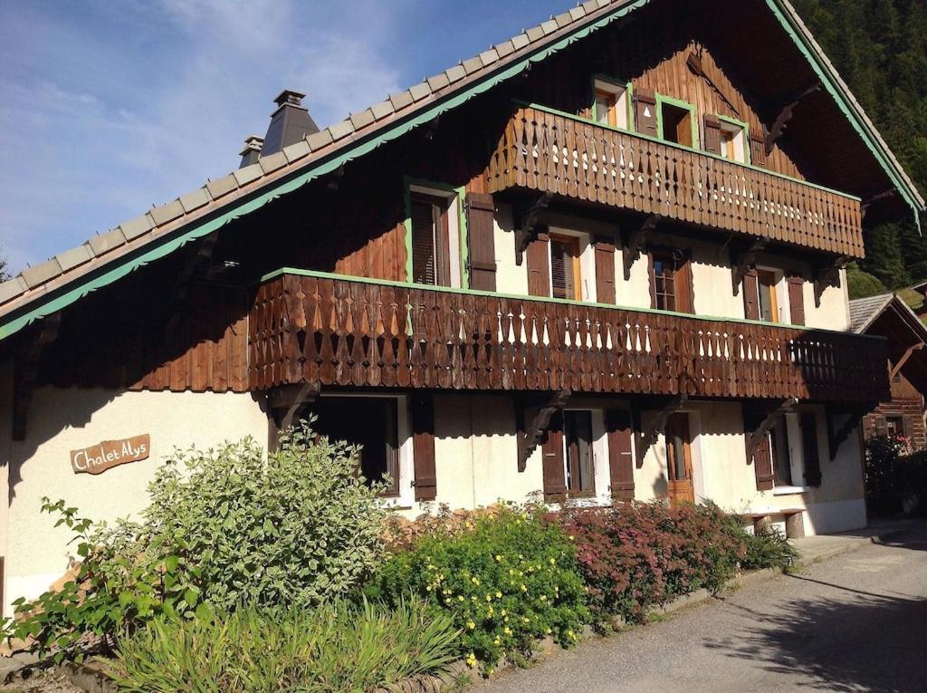 Spacious Ski Chalet In Traditional French Village, Sleeps 8, Four Star With Fibre Broadband Abondance Exterior photo