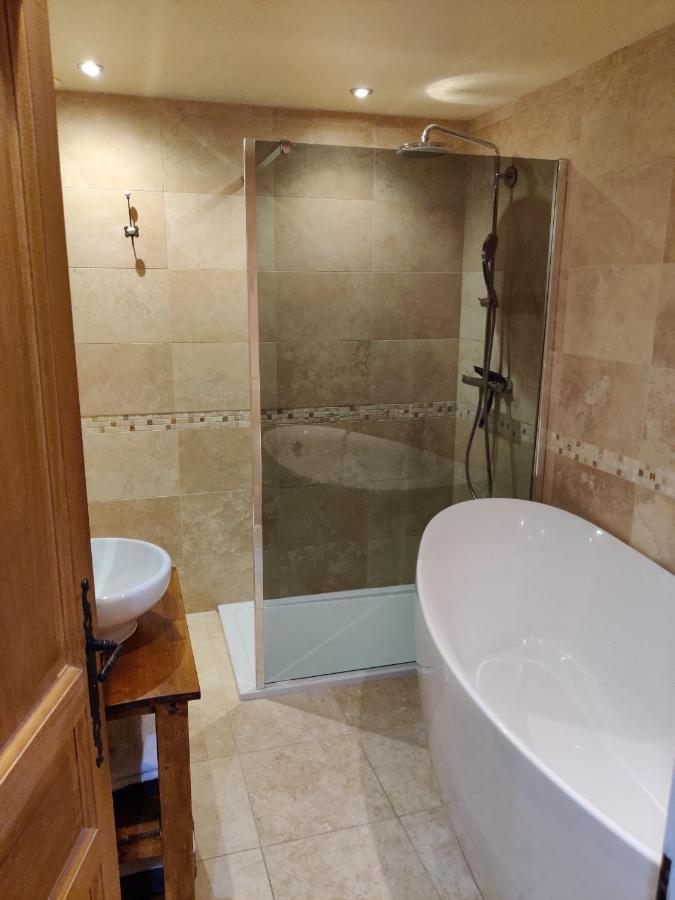 Spacious Ski Chalet In Traditional French Village, Sleeps 8, Four Star With Fibre Broadband Abondance Exterior photo