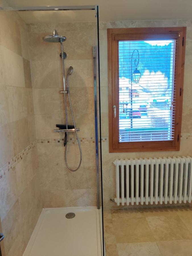 Spacious Ski Chalet In Traditional French Village, Sleeps 8, Four Star With Fibre Broadband Abondance Exterior photo