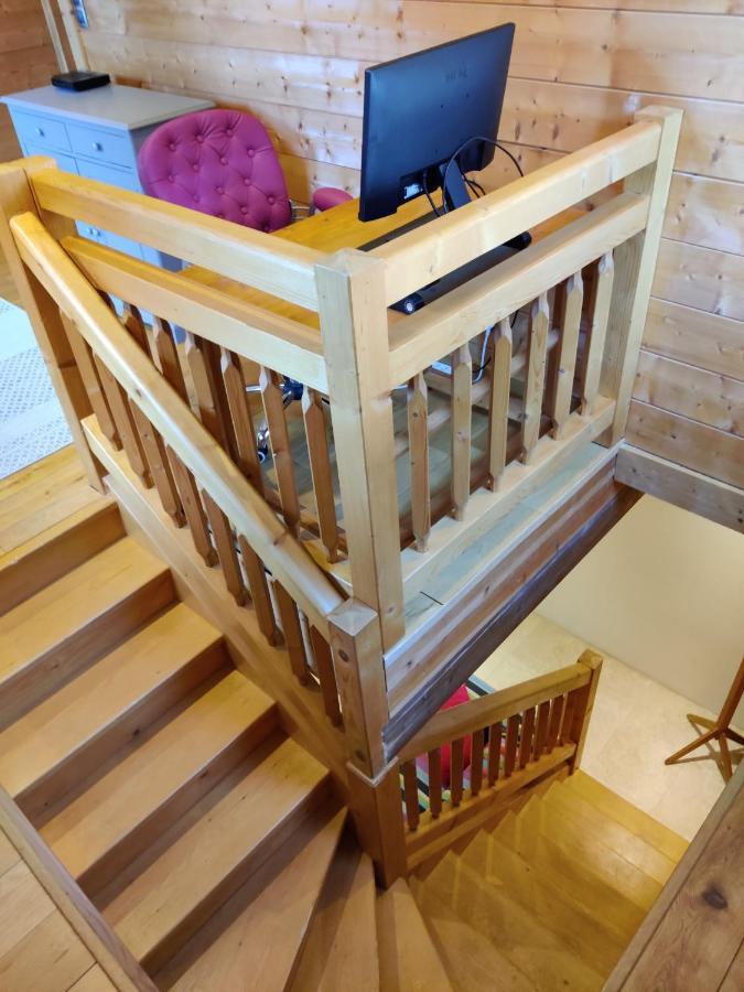 Spacious Ski Chalet In Traditional French Village, Sleeps 8, Four Star With Fibre Broadband Abondance Exterior photo